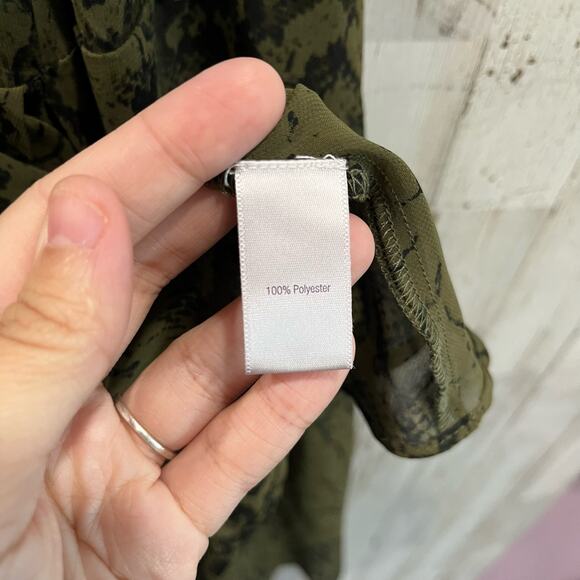 Jennifer Lopez Ruffle Sheer Green Snakeskin Print Chiffon Top - Picture 5 of 7